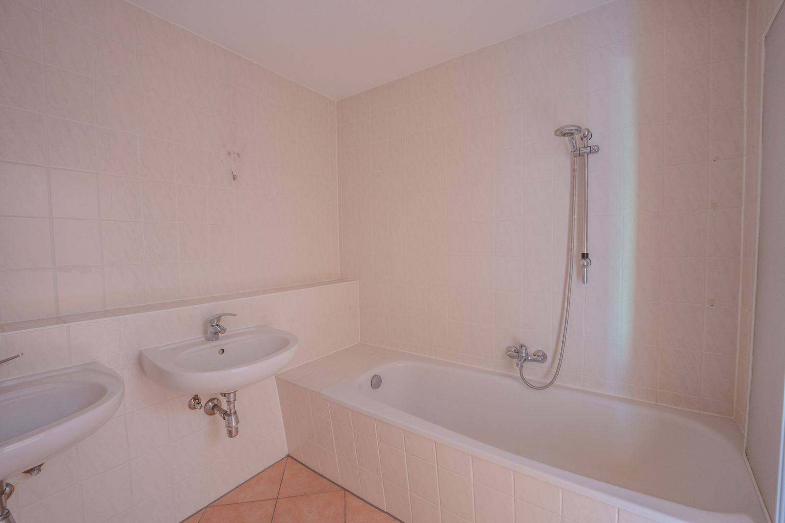 Reihenmittelhaus zwischen den Seen, 1991 – Badezimmer OG
