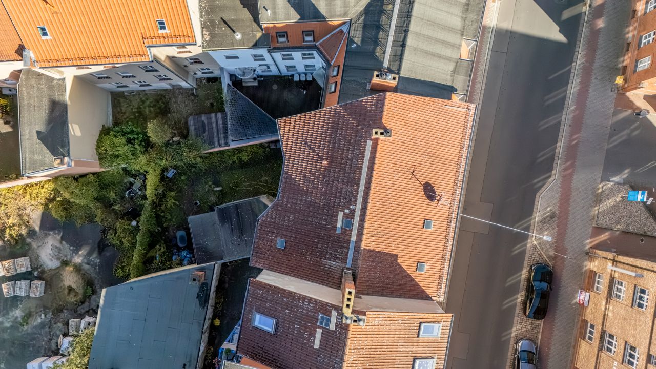 Mehrfamilienhaus Brandenburger Altstadt – Luftbild von Dach, Hinterhof und Umgebung
