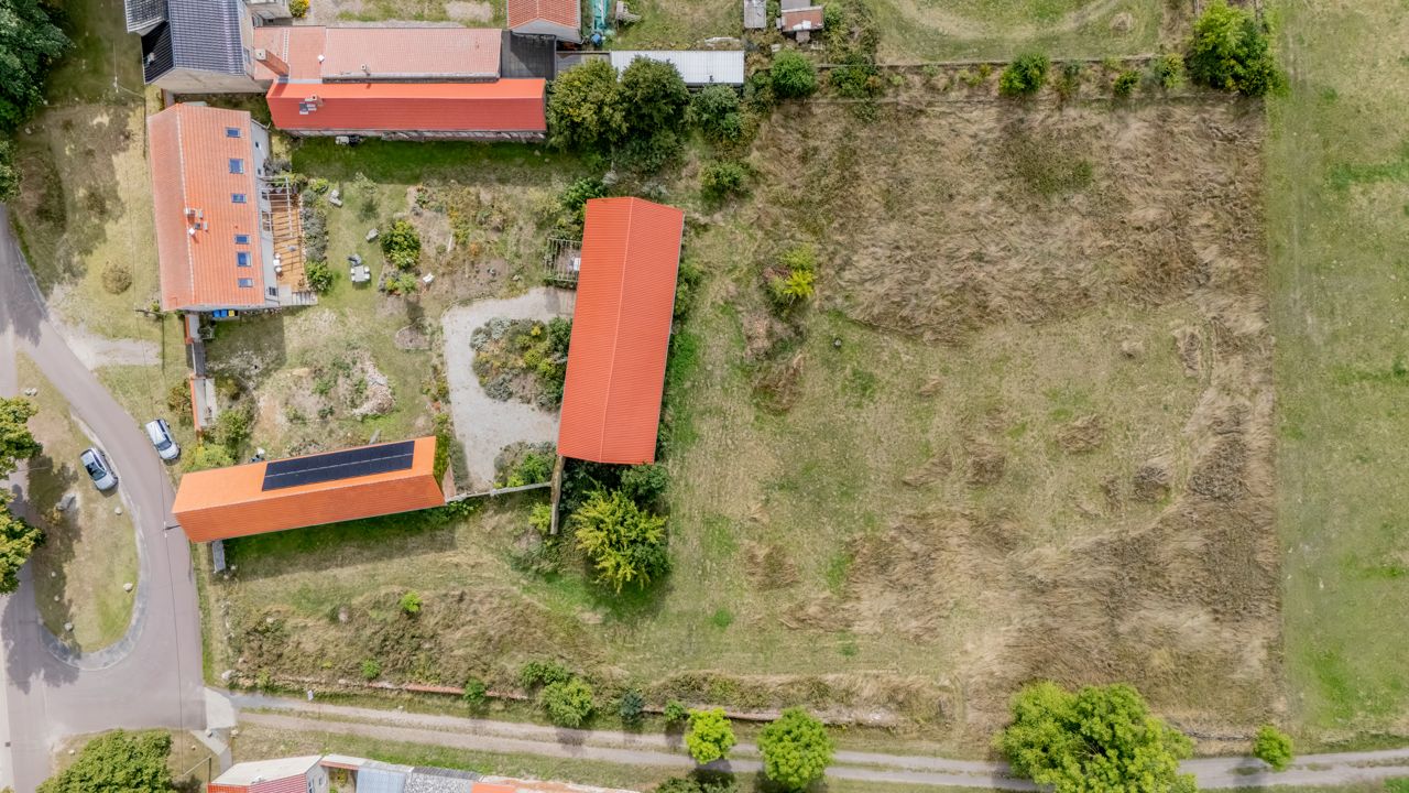 Vierseitenhof bei Brandenburg – Luftbild des Grundstücks mit ca. 5.490 m²